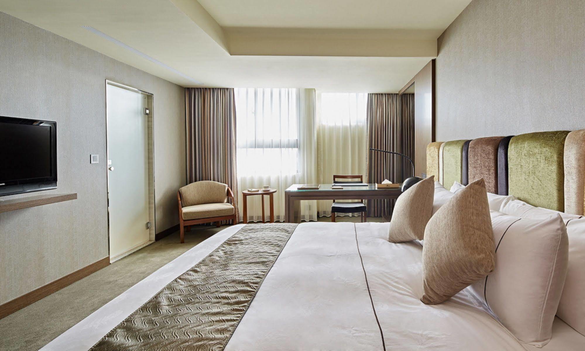 Hotel Sukimi Tainan Exterior photo